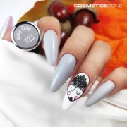 Manicure-wyknany-z-wykorzystaniem-lakieru-hybrydowego-w-kolorze-jasnym-szarym-Misty-Grey-723.-wyk.-Gosia-Wojcik.webp