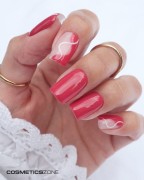 Manicure-wykonany-za-pomoca-lakieru-hybrydowego-hipoalergicznego-w-kolorze-malinowego-rozu.-Wykonanie-Marzena-Grudzien.webp