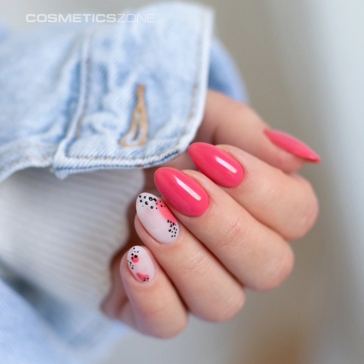 Manicure-hybrydowy.-Paznokcie-pomalowane-lakierem-hybrydowym-hipoalergicznym-w-kolorze-brudnym-rozowym-Strawberry-Ice-170.webp