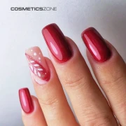 Manicure-wykonany-czerwonym-metalicznym-lakierem--hybrydowym-hipoalergicznym.-Wyk.-Agnieszka-Cendrowska.webp