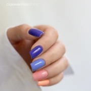 Manicure-hybrydowy.-Paznokcie-pomalowane-lakierem-hybrydowym-hipoalergicznym-w-kolorze-filetowym---Blue-Lilac-144 (1).webp
