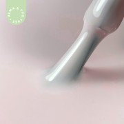 Pedzelek-zanurzony-w-lakierze-hybrydowym-hipoalergicznym-w-kolorze-mlecznym-rozu--French-Pink-001.webp