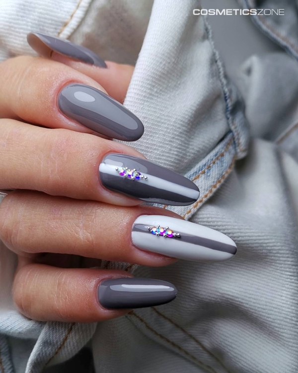 Manicure-hybrydowy.-Paznokcie-pomalowane-lakierem-hybrydowym-hipoalergicznym-w-kolorze-popielaty-szary.-Wykonanie-agnese_nailart.webp