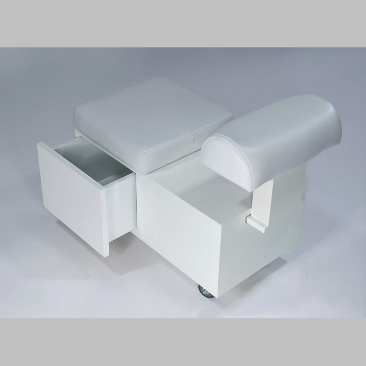 Taboret-pufa-z-podnozkiem-do-pedicure (2).webp