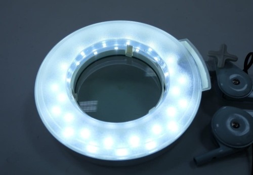 Lampa-Lupa-dermatologiczna-LED-8dpi-18W (1).webp