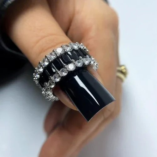 Lakier-Hybrydowy-002-BLACK-Modena-Nails-65590998860113.webp