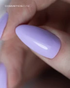 Manicure-hybrydowy.-Paznkcie-pomalowane-lakierem-hybrydowym-w-kolorze-jasny-fioletowy.webp