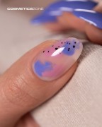 Manicure-wykonany-z-wykorzystaniem-lakieru-hybrydowego-hipoalergicznego-w-kolorze-chlodny-fioletowy.webp