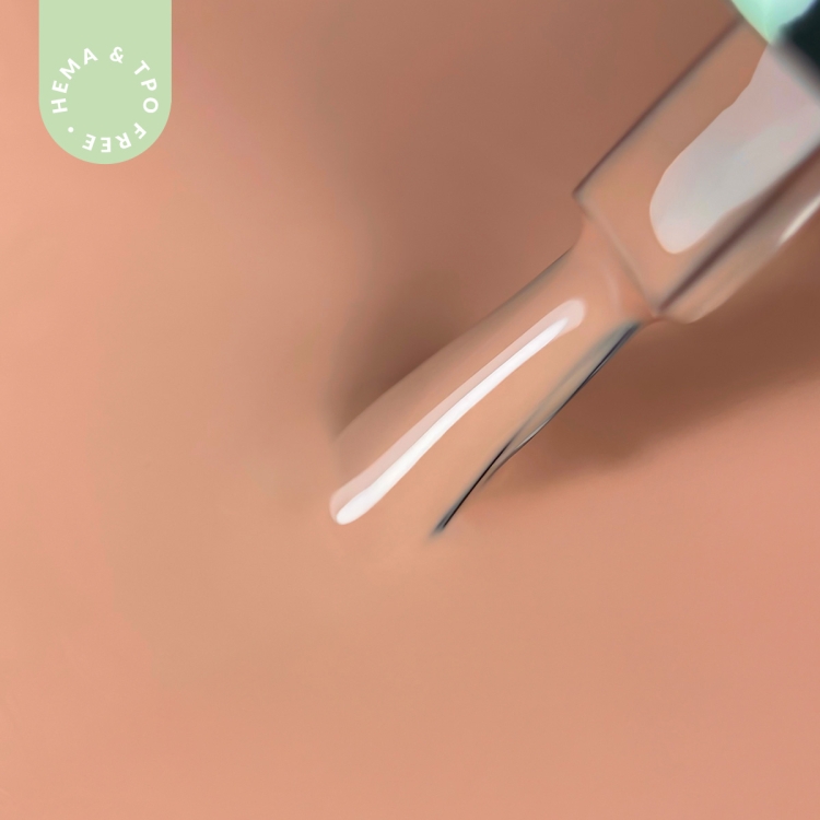 Lakier-hybrydowy-hipoalergiczny-cielisty-nude-7ml---Chillout-715-bez-HEMA-i-bez-TPO (1).webp
